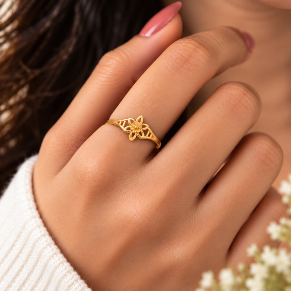 Botanical Trellis Band Ring - Hand Wear View - SURIYAS